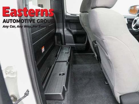 Used 2021 Toyota Tacoma SR RWD image 23