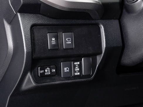 Used 2021 Toyota Tacoma Limited image 10