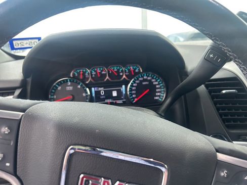 Used 2019 GMC Yukon SLT w/ Premium Edition image 4