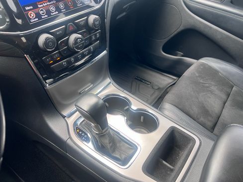 Used 2021 Jeep Grand Cherokee Laredo X RWD image 28