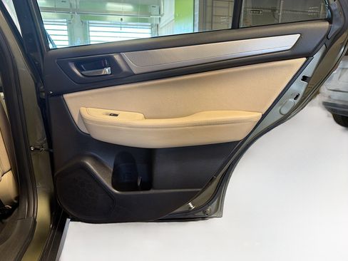 Used 2017 Subaru Outback 2.5i Premium image 27