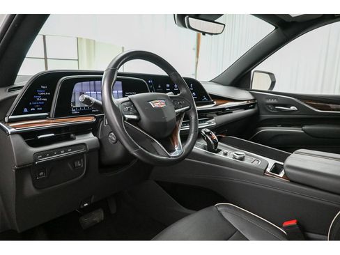 Used 2023 Cadillac Escalade Premium Luxury image 36