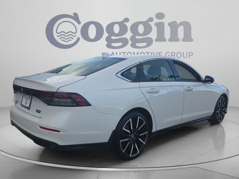 Used 2025 Honda Accord Touring image 5
