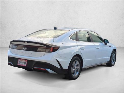Certified 2025 Hyundai Sonata SE image 5