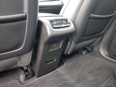 Used 2023 Cadillac XT6 Premium Luxury image 29