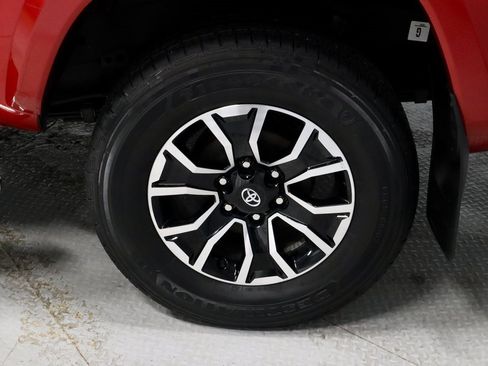 Used 2022 Toyota Tacoma TRD Sport image 18