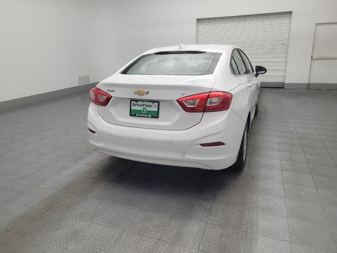 Used 2017 Chevrolet Cruze LT w/ Convenience Package image 7