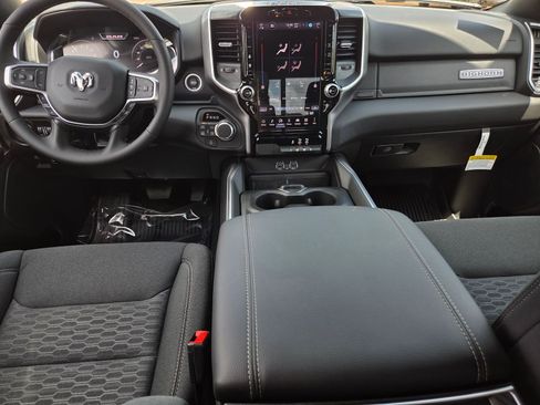 New 2026 RAM 1500 4x4 Crew Cab image 7