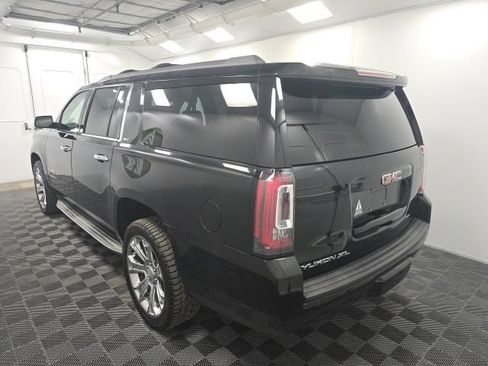 Used 2016 GMC Yukon XL SLT w/ Open Road Package AWD/4WD image 4