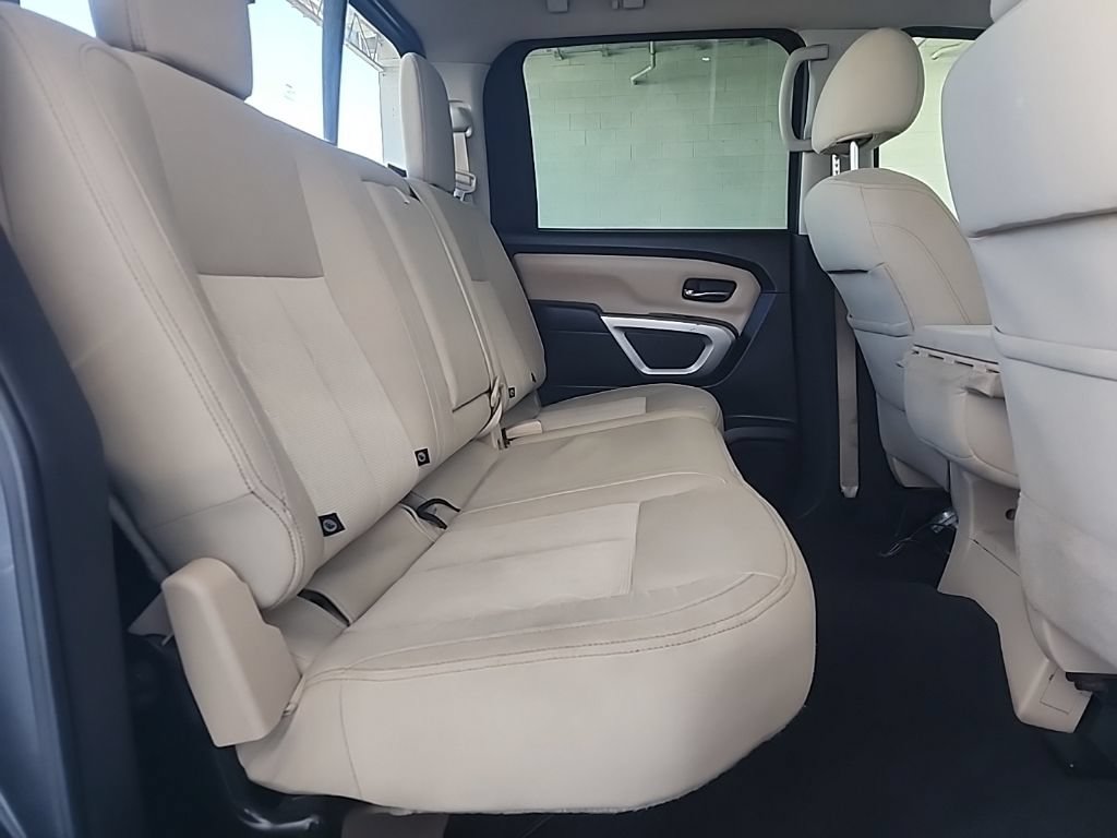 Used 2016 Nissan Titan SV RWD image 13