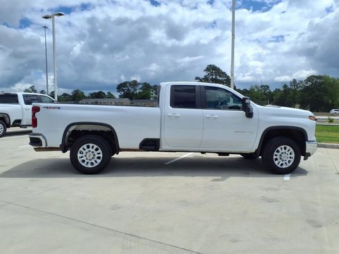 Used 2024 Chevrolet Silverado 2500 LT AWD/4WD image 5