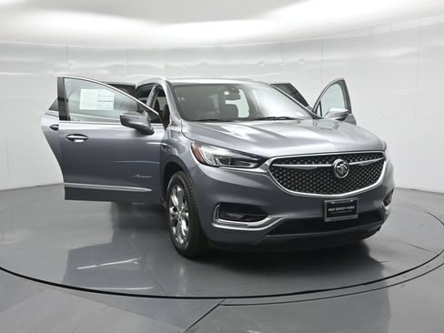 Used 2020 Buick Enclave Avenir w/ Avenir Technology Package FWD image 32