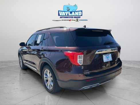 Used 2020 Ford Explorer XLT w/ Equipment Group 202A image 3