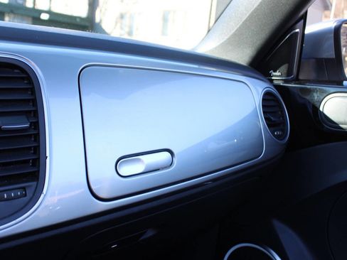 Used 2014 Volkswagen Beetle TDI image 36