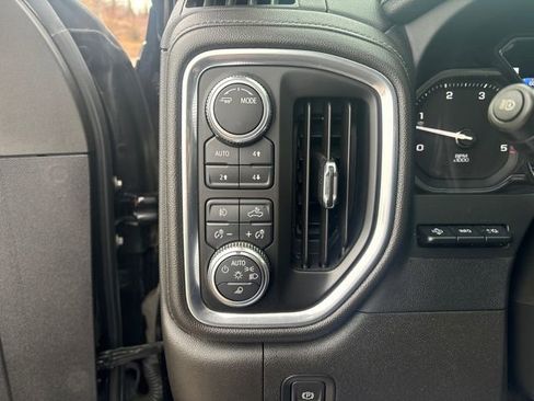 Used 2022 GMC Sierra 3500 Denali w/ Denali Ultimate Package AWD/4WD image 20