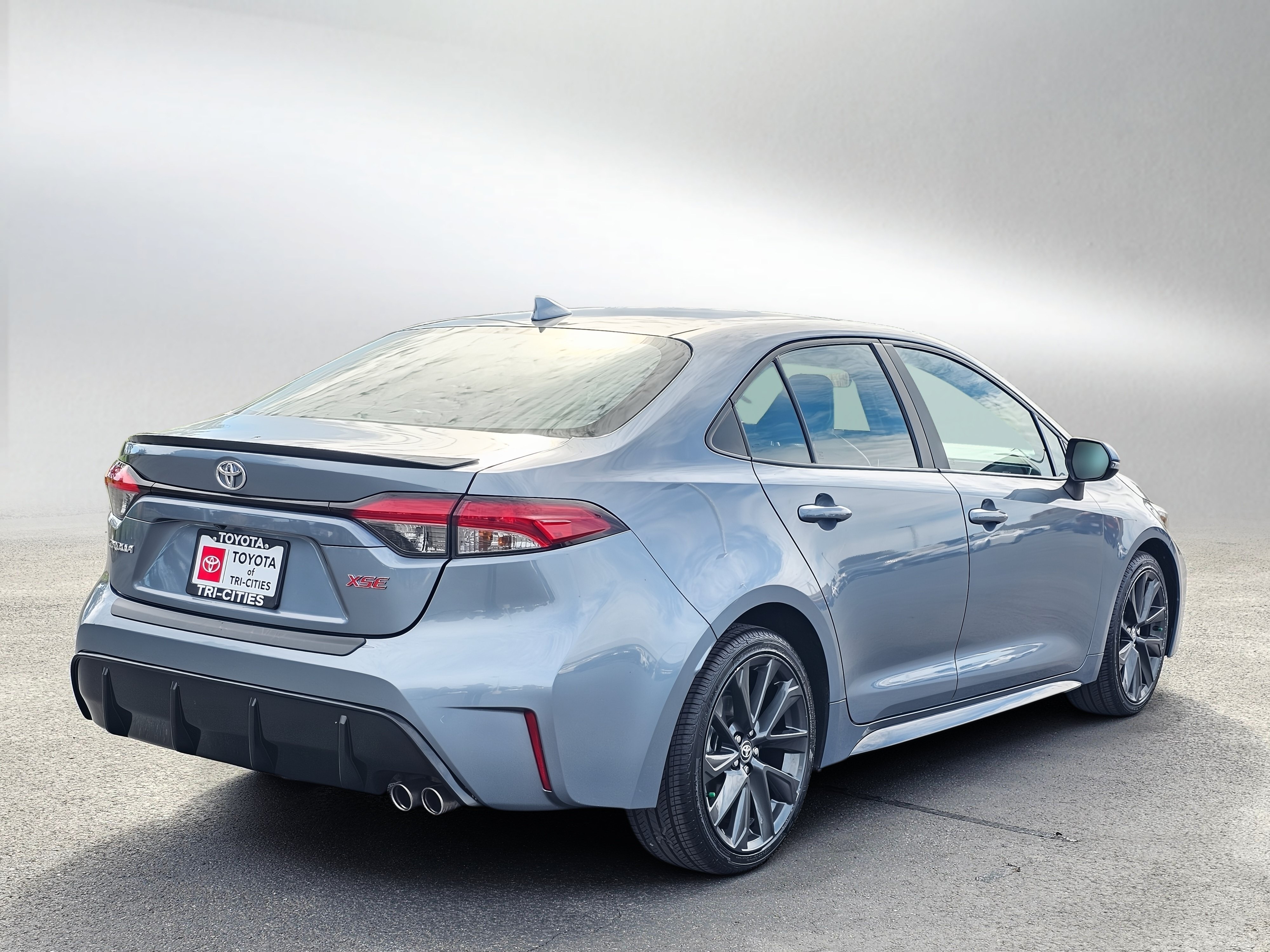 Used 2024 Toyota Corolla XSE FWD image 5