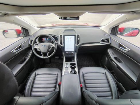 Certified 2022 Ford Edge SEL w/ Convenience Package AWD/4WD image 2