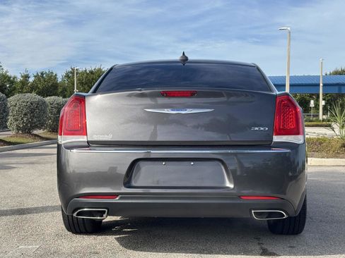 Used 2019 Chrysler 300 Limited image 13