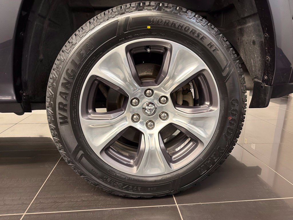 Used 2019 RAM 1500 Laramie w/ Sport Appearance Package AWD/4WD image 7