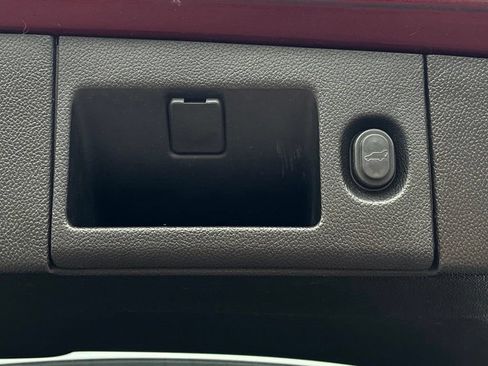 Used 2018 GMC Yukon SLT w/ Open Road Package AWD/4WD image 37