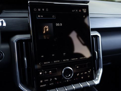 Used 2025 GMC Acadia Elevation image 14