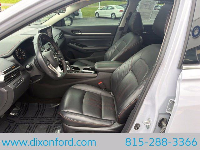 Used 2024 Nissan Altima 2.5 SR w/ SR Premium Package FWD image 11