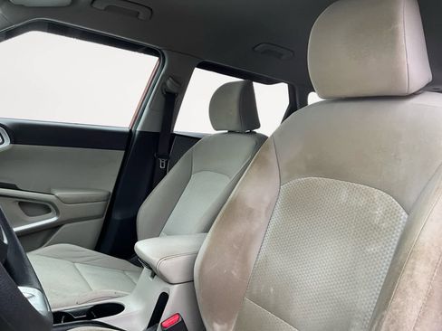 Used 2020 Kia Soul LX FWD image 11