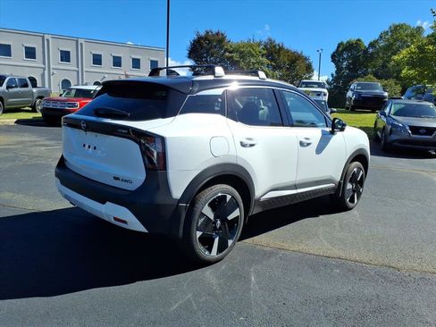 New 2026 Nissan Kicks SR w/ Cold Weather Package image 3