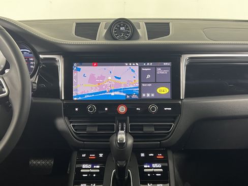 Certified 2026 Porsche Macan S AWD/4WD image 19