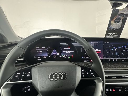 Used 2025 Audi Q5 Premium Plus w/ Premium Plus image 17