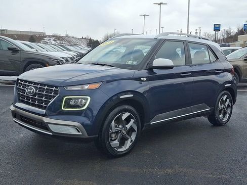 Certified 2023 Hyundai Venue Limited w/ Cargo Package image 3