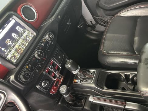 Used 2019 Jeep Wrangler Unlimited Rubicon AWD/4WD image 21