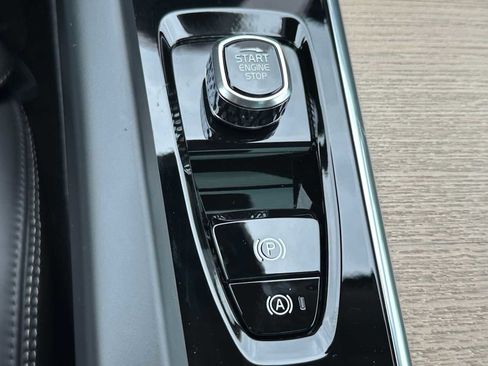 New 2026 Volvo XC60 B5 Ultra w/ Protection Package Premier image 35