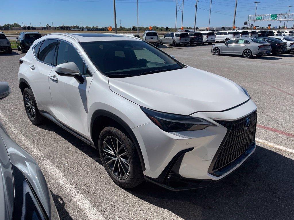 Used 2025 Lexus NX 350 AWD w/ Accessory Package (2T) image 3