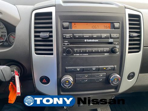 Used 2011 Nissan Frontier PRO-4X image 16