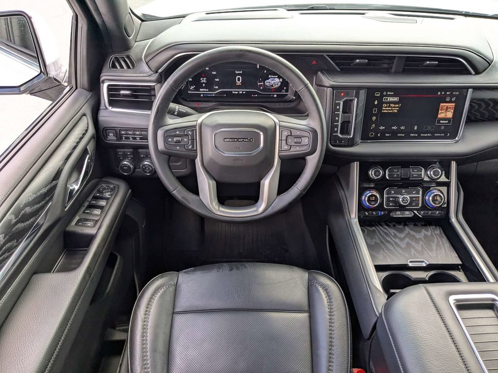 Used 2023 GMC Yukon XL Denali AWD/4WD image 16