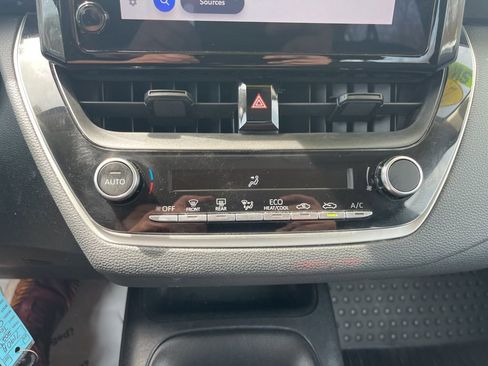 Used 2023 Toyota Corolla LE FWD image 23