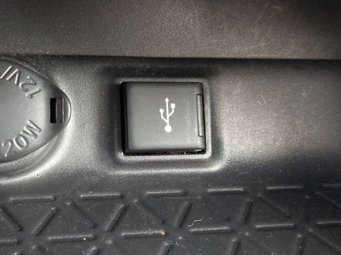 Used 2020 Toyota RAV4 XLE FWD image 20