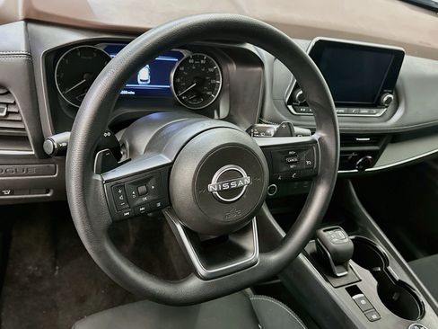 Used 2023 Nissan Rogue S AWD/4WD image 18