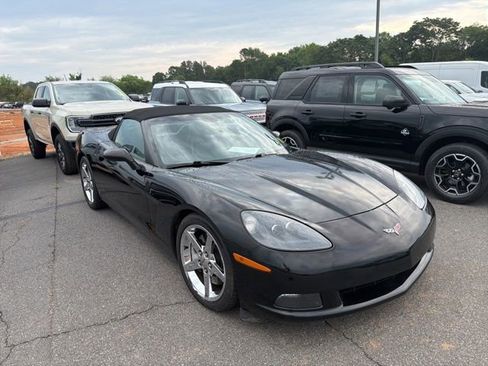 Used 2007 Chevrolet Corvette Convertible w/ Preferred Equipment Group RWD image 2