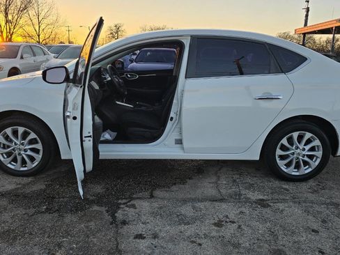 Used 2019 Nissan Sentra SV image 3