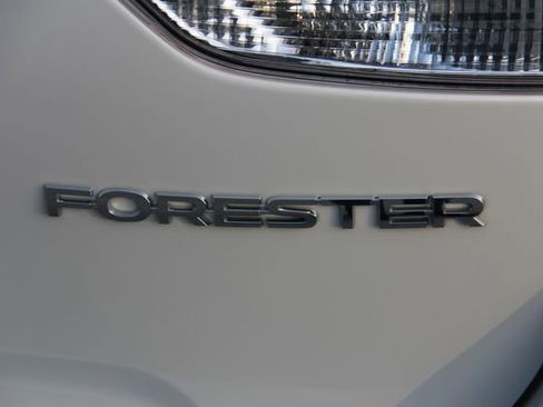 Used 2019 Subaru Forester Premium image 9