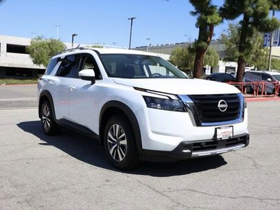 New 2025 Nissan Pathfinder SL