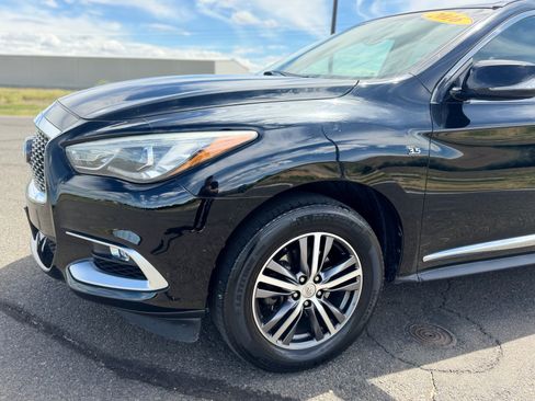 Used 2016 INFINITI QX60 Luxe w/ Premium Package AWD/4WD image 6