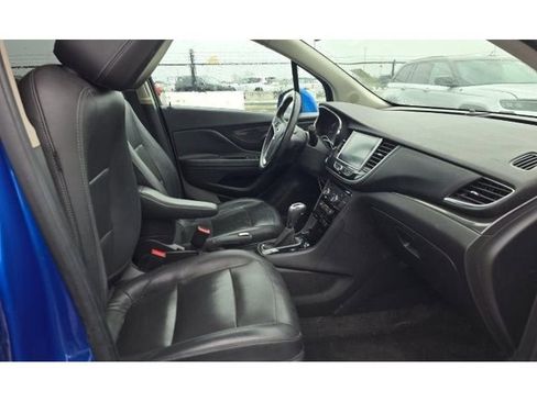 Used 2018 Buick Encore Essence AWD/4WD image 3