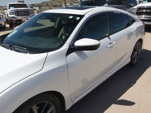 Used 2019 Honda Civic EX image 7