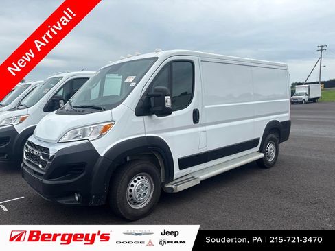 Used 2025 RAM ProMaster 2500 w/ U-Haul Equipment Group FWD image 1