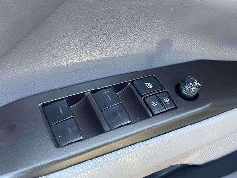 Used 2023 Toyota Camry SE w/ Convenience Package FWD image 15