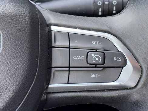 Used 2024 Jeep Compass Latitude AWD/4WD image 28