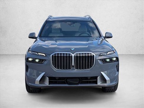 Certified 2025 BMW X7 xDrive40i image 2